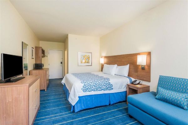 DAYS INN BY WYNDHAM CADIZ (Cadiz)